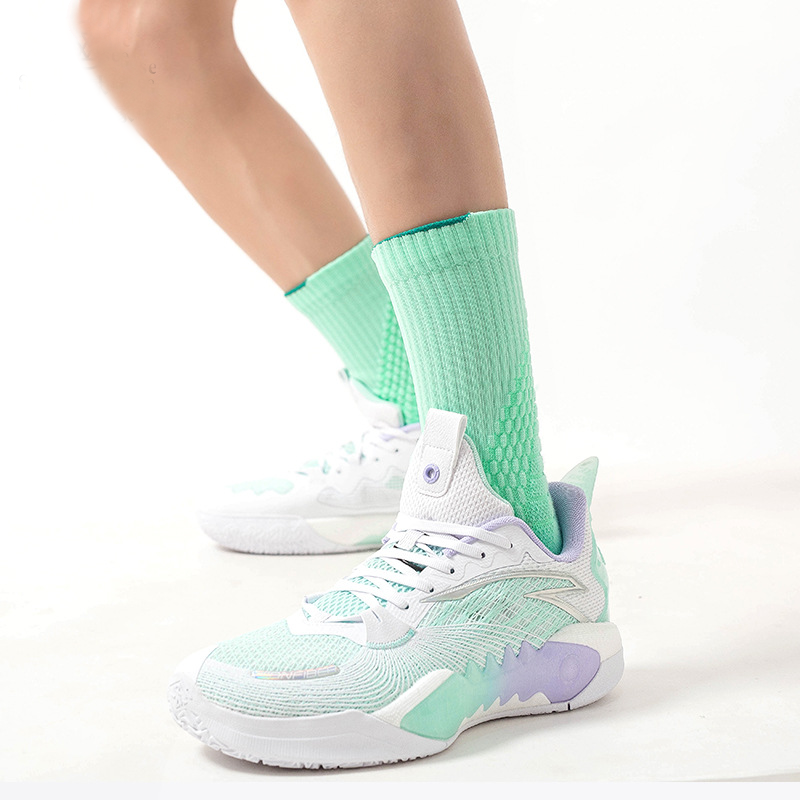 Men’s High-Mid Non-Slip Quick-Dry Basketball Socks
