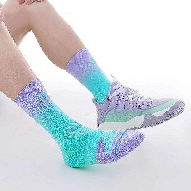 Men's Mid-Calf Gradient Elite Basketball Socks Trendy Performance