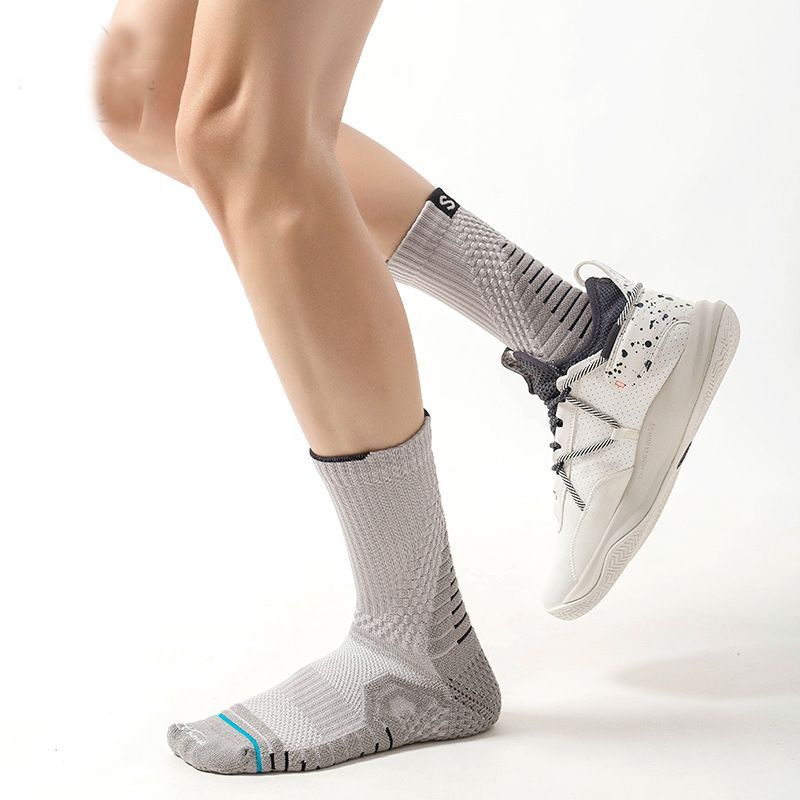 Men’s High-Mid Non-Slip Quick-Dry Basketball Socks